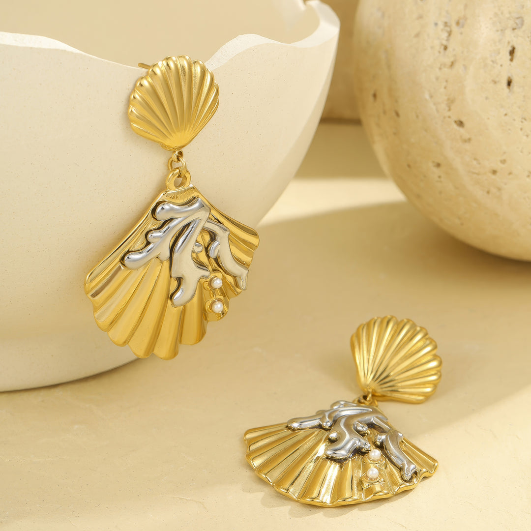 Aphrodite's Golden Embrace – Heart Shell Drop Earrings