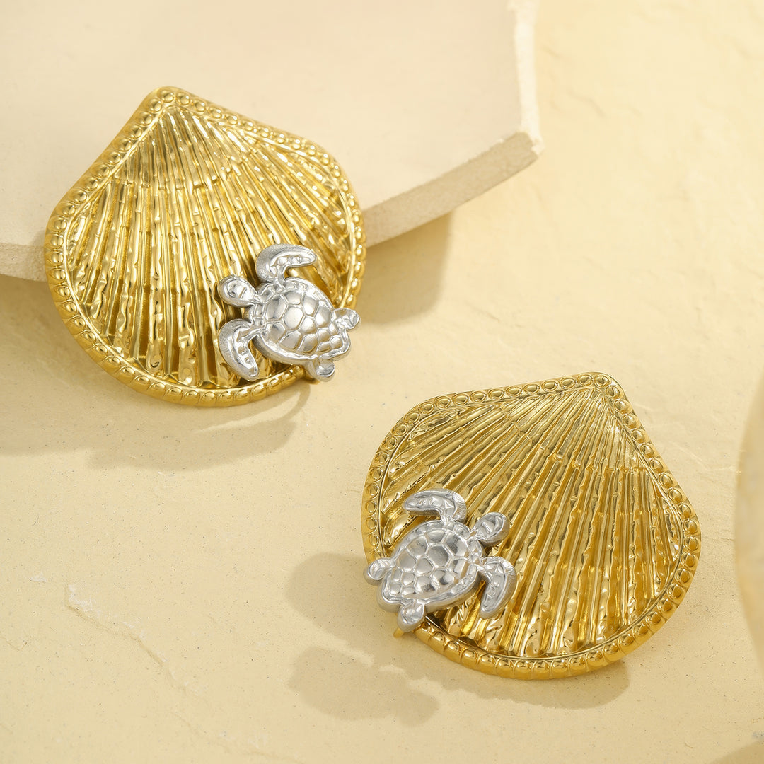 Golden Eternity – Interlocking Shell Studs