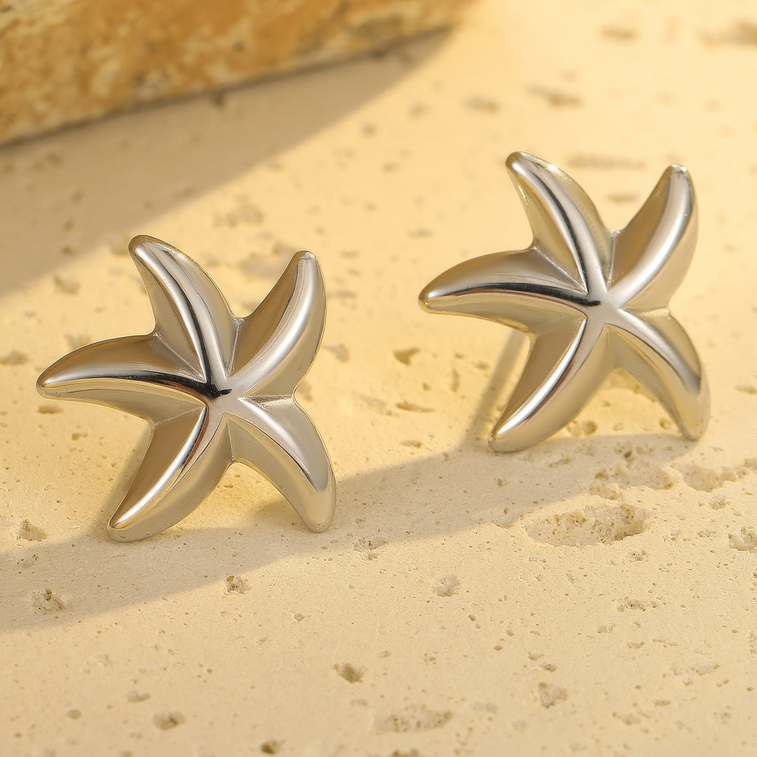 Golden Moonlit Kiss – Textured Shell Studs